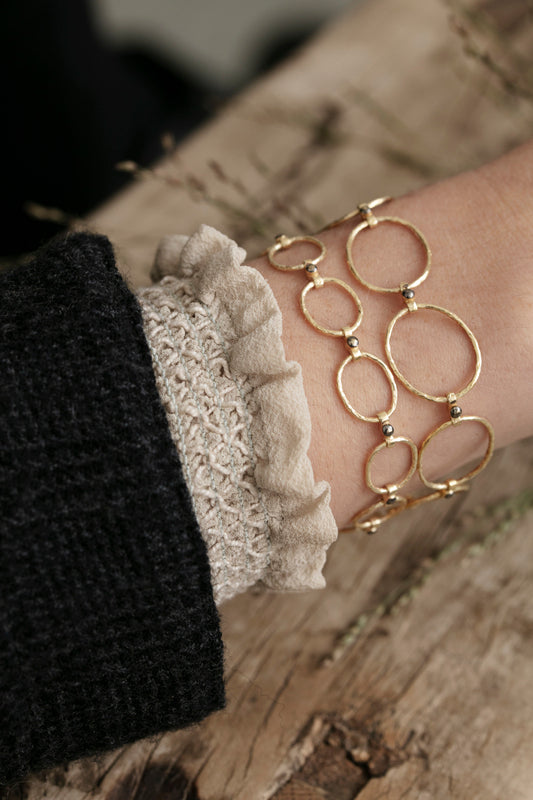 Jane L Dot Bracelet