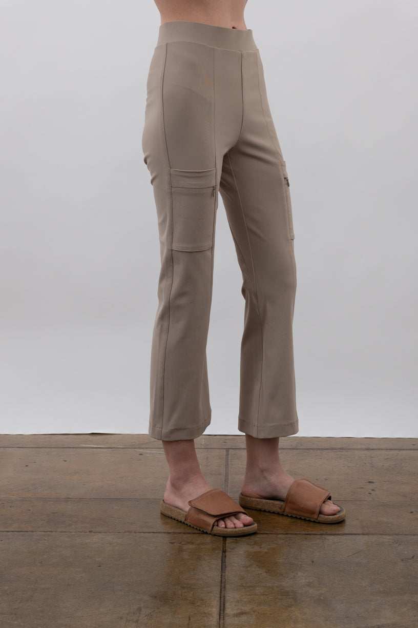 Vista Flare Legging with Utility Pocket