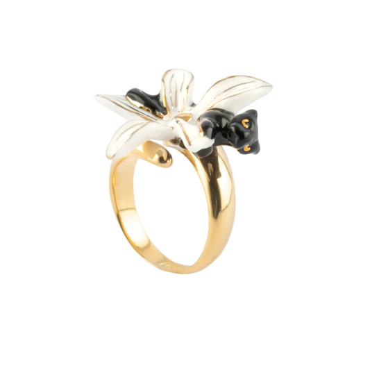 White Erine Flower & Black Panther Ring