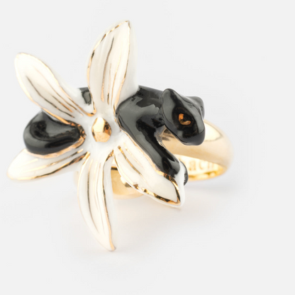White Erine Flower & Black Panther Ring