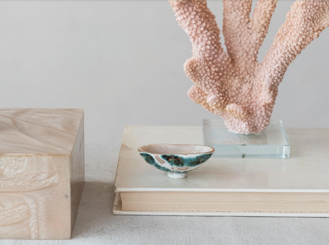 Decorative Natural Shell Footed Dish