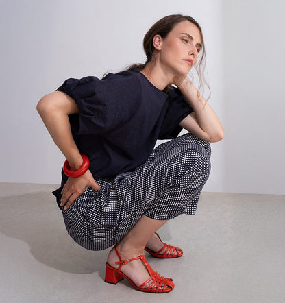 99% cotton 1% elastane