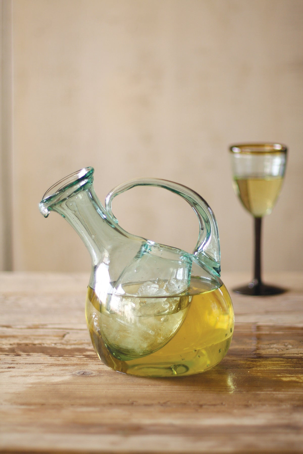 Tilted Wine Decanter w. Ice Pocket